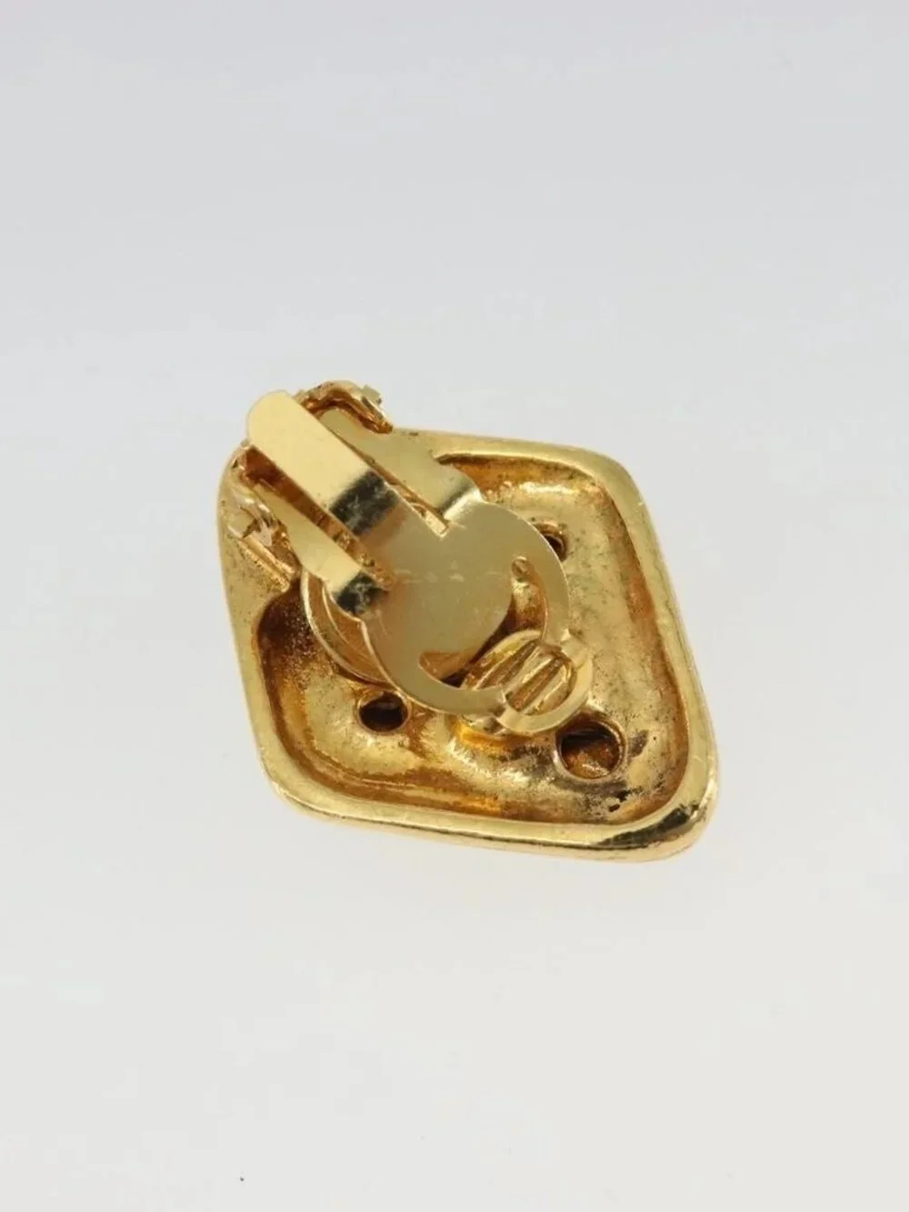 CHANEL Earring Metal Gold Tone CC Auth bs35890